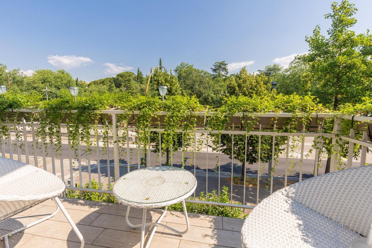 Crys: Apartments, Holiday, Business, Blu Verona Buitenkant foto