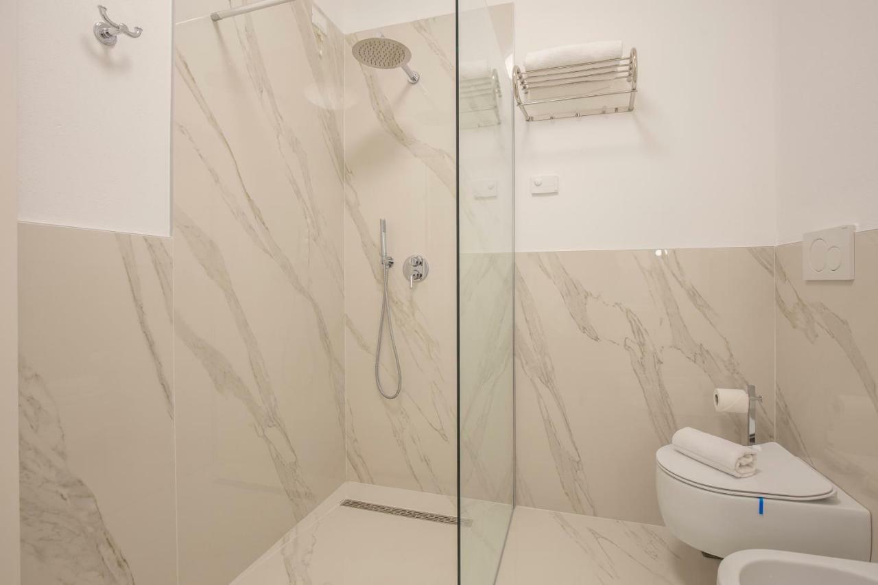 Crys: Apartments, Holiday, Business, Blu Verona Buitenkant foto