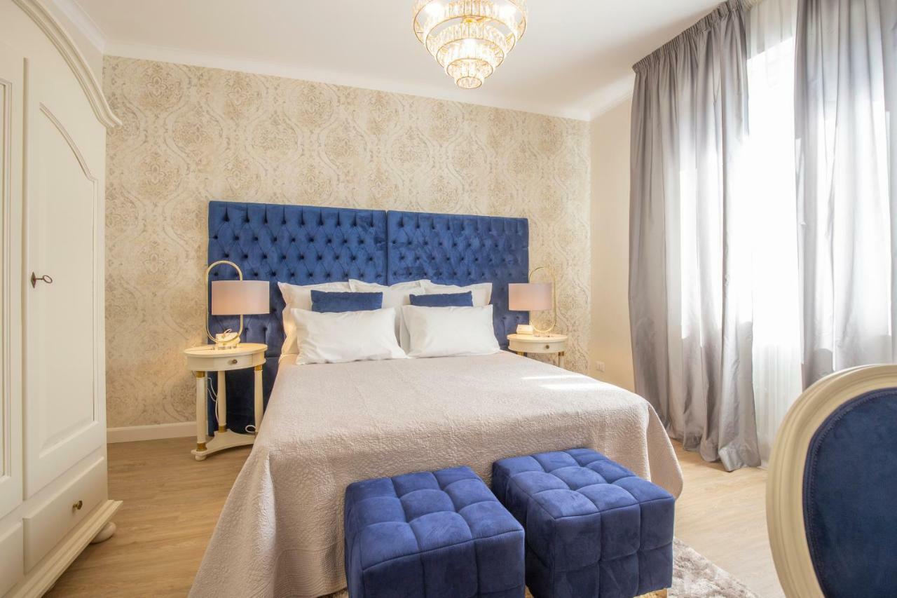 Crys: Apartments, Holiday, Business, Blu Verona Buitenkant foto